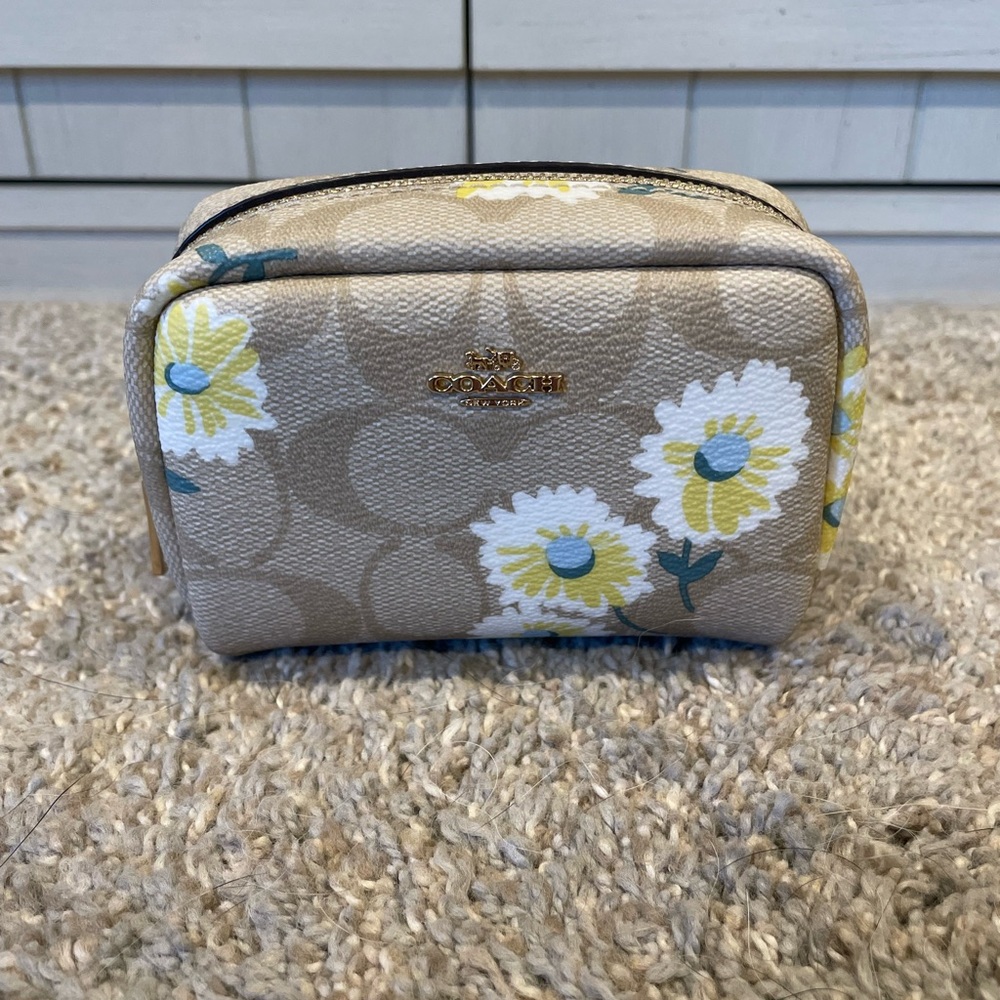 New Coach Daisy small cosmetic bag